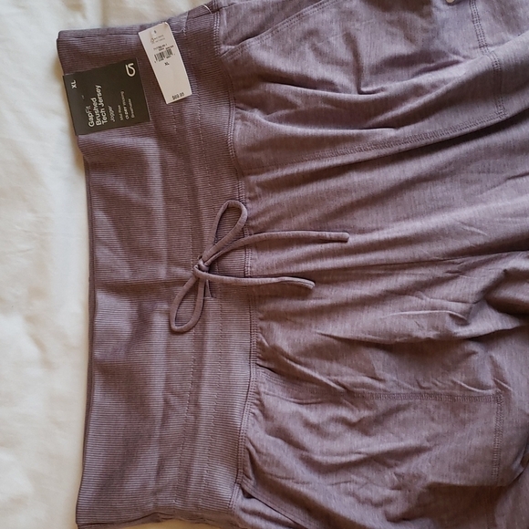 GapFit Brushed Tech Jersey Joggers in Dusty Mauve - Size XL - Picture 7 of 9